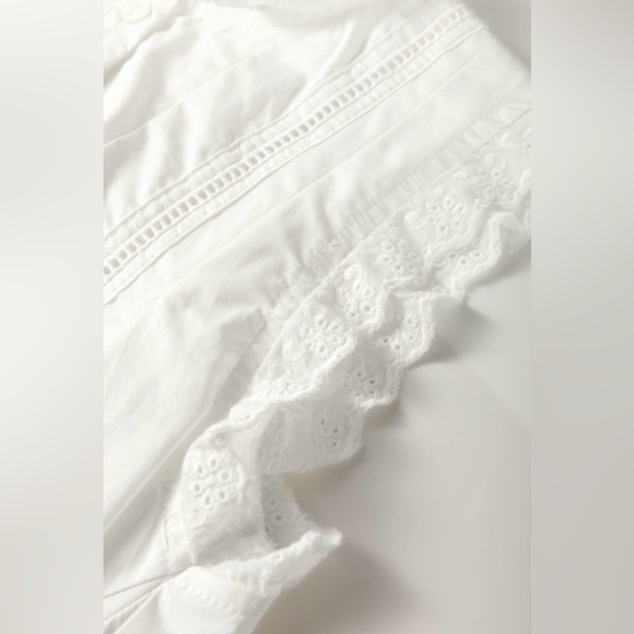 White Eyelet Lace Sleeveless Top - Picture 8 of 13